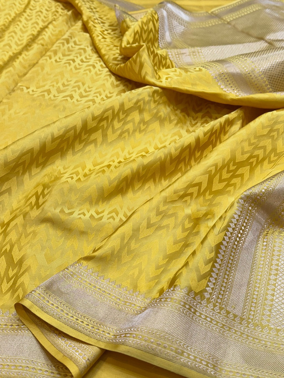 Yellow Handwoven Pure Banarasi Satin Silk Saree
