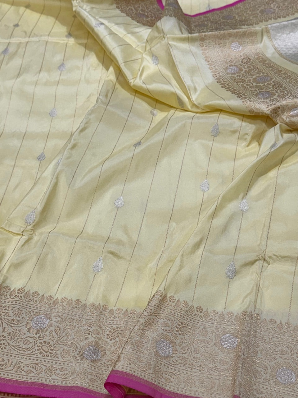 Cream Handwoven Banarasi Silk Saree