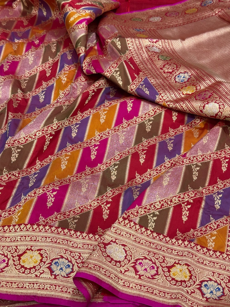 Red Rangkaat Handwoven Pure  Banarasi Saree