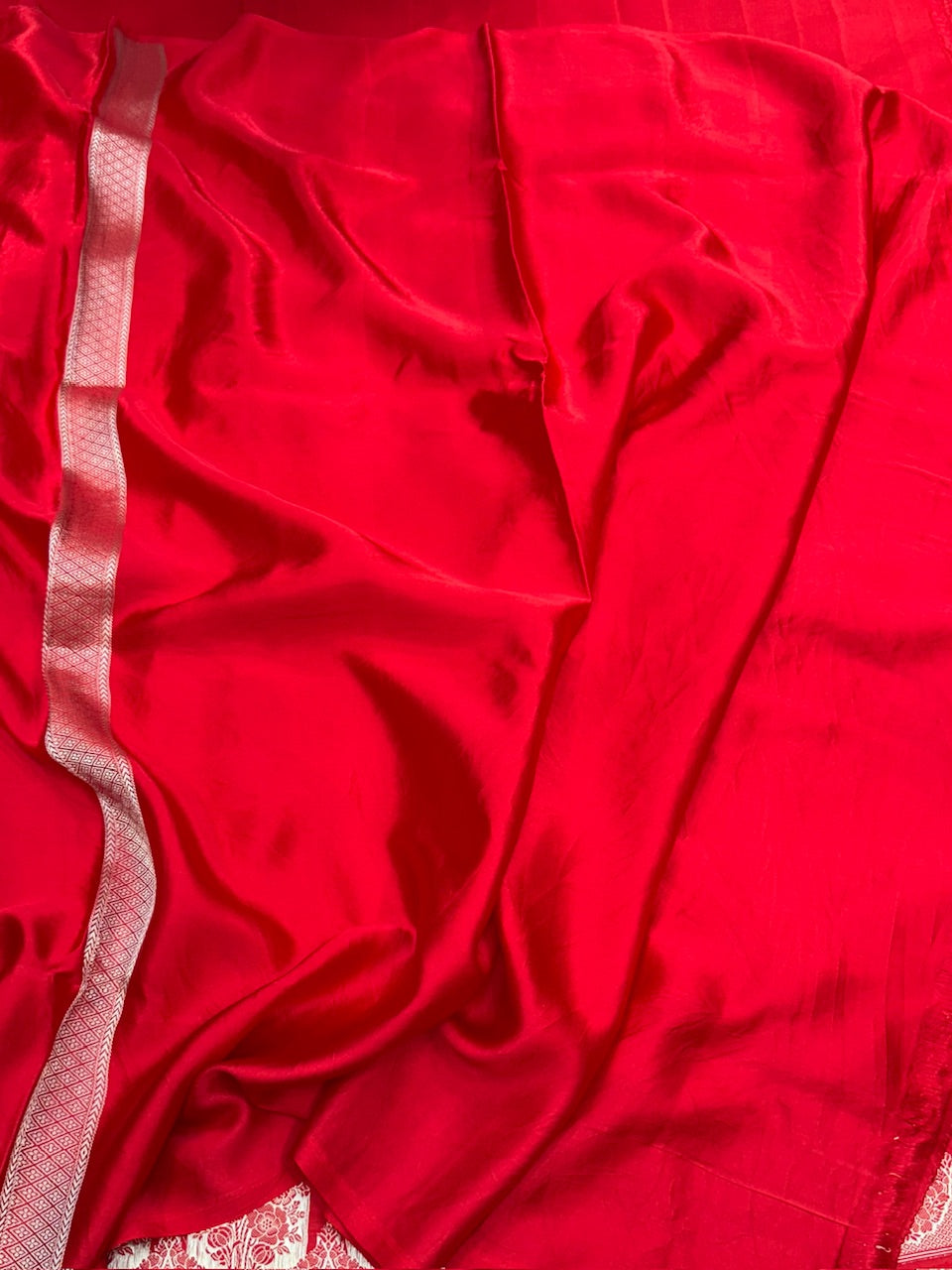 Red Handwoven Pure Banarasi Mashru Silk Saree