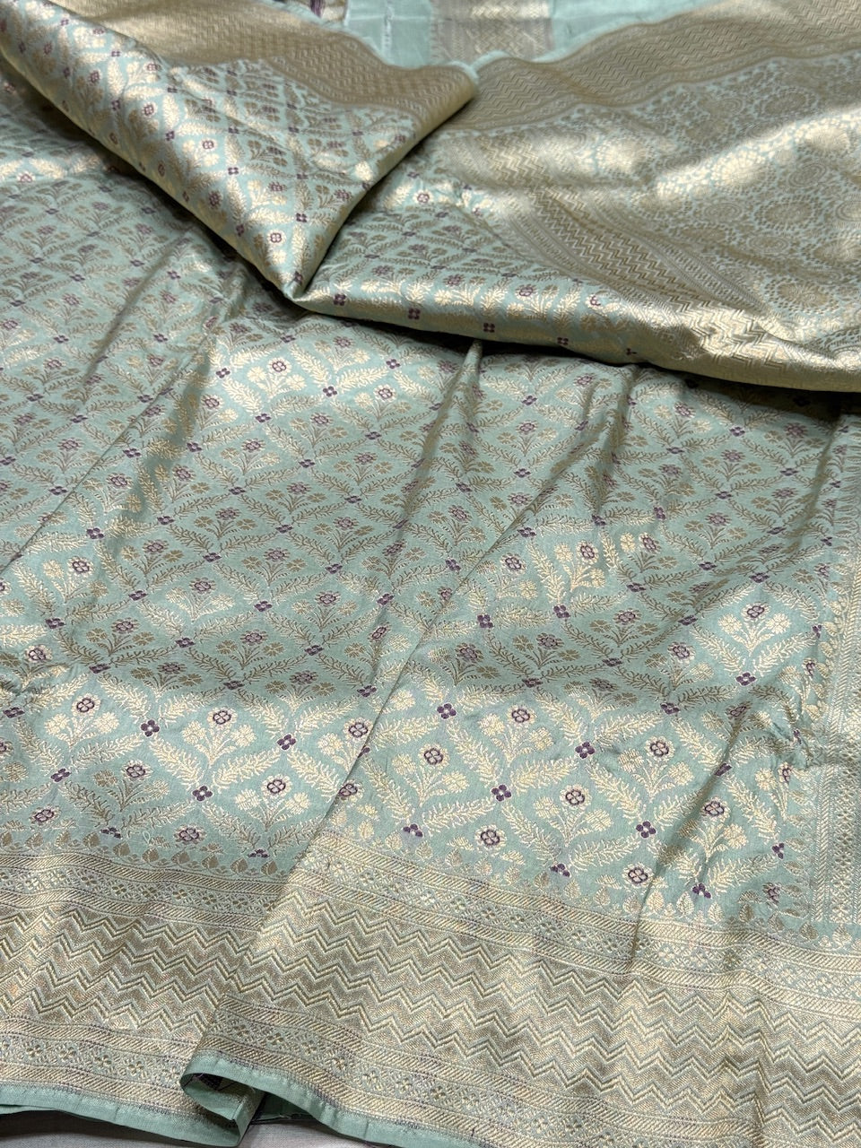 Banarasi Minakari Pure Katan Silk Brocade Saree ā Rich Traditional Brocade Weave