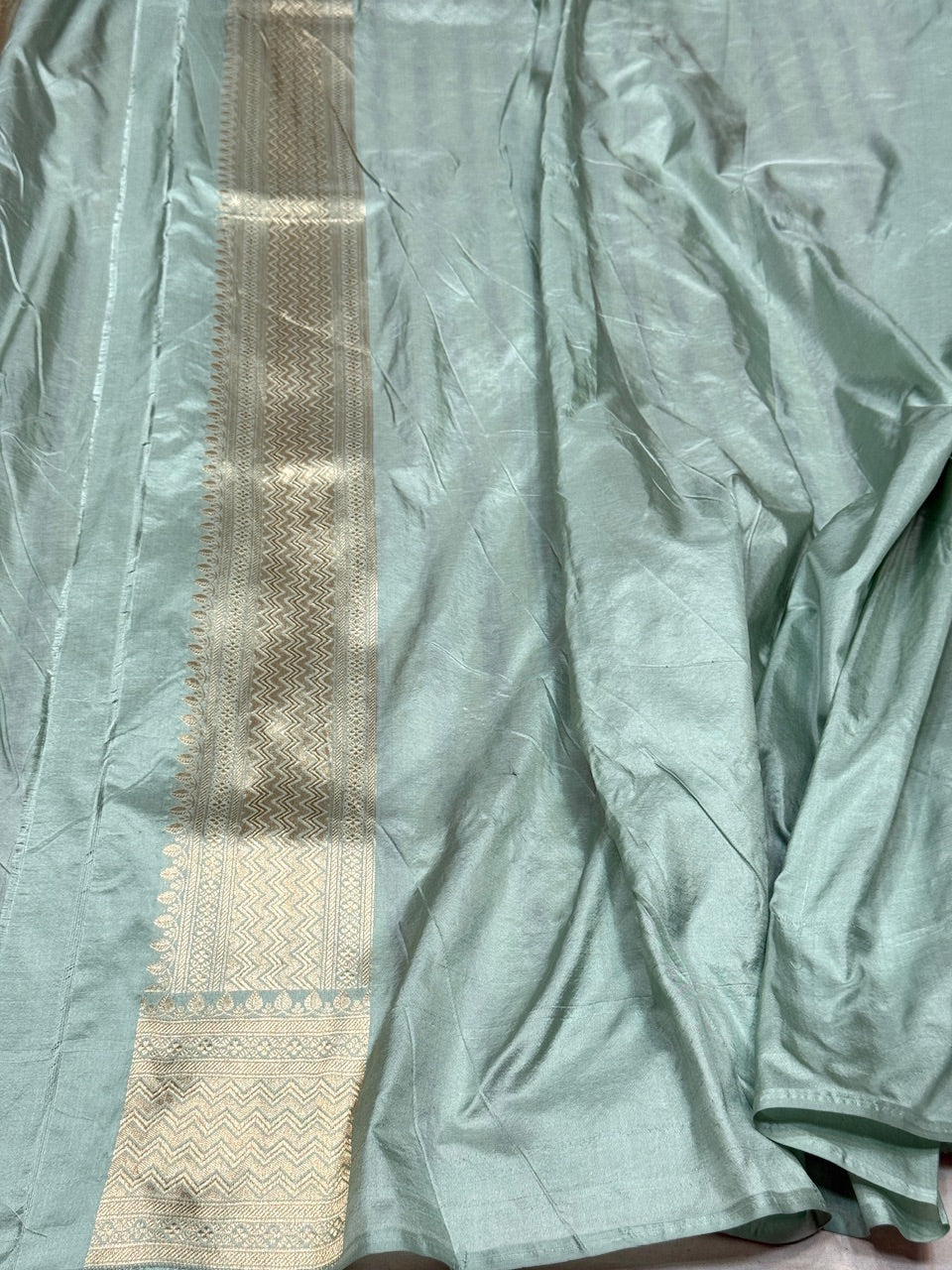 Banarasi Minakari Pure Katan Silk Brocade Saree ā Rich Traditional Brocade Weave