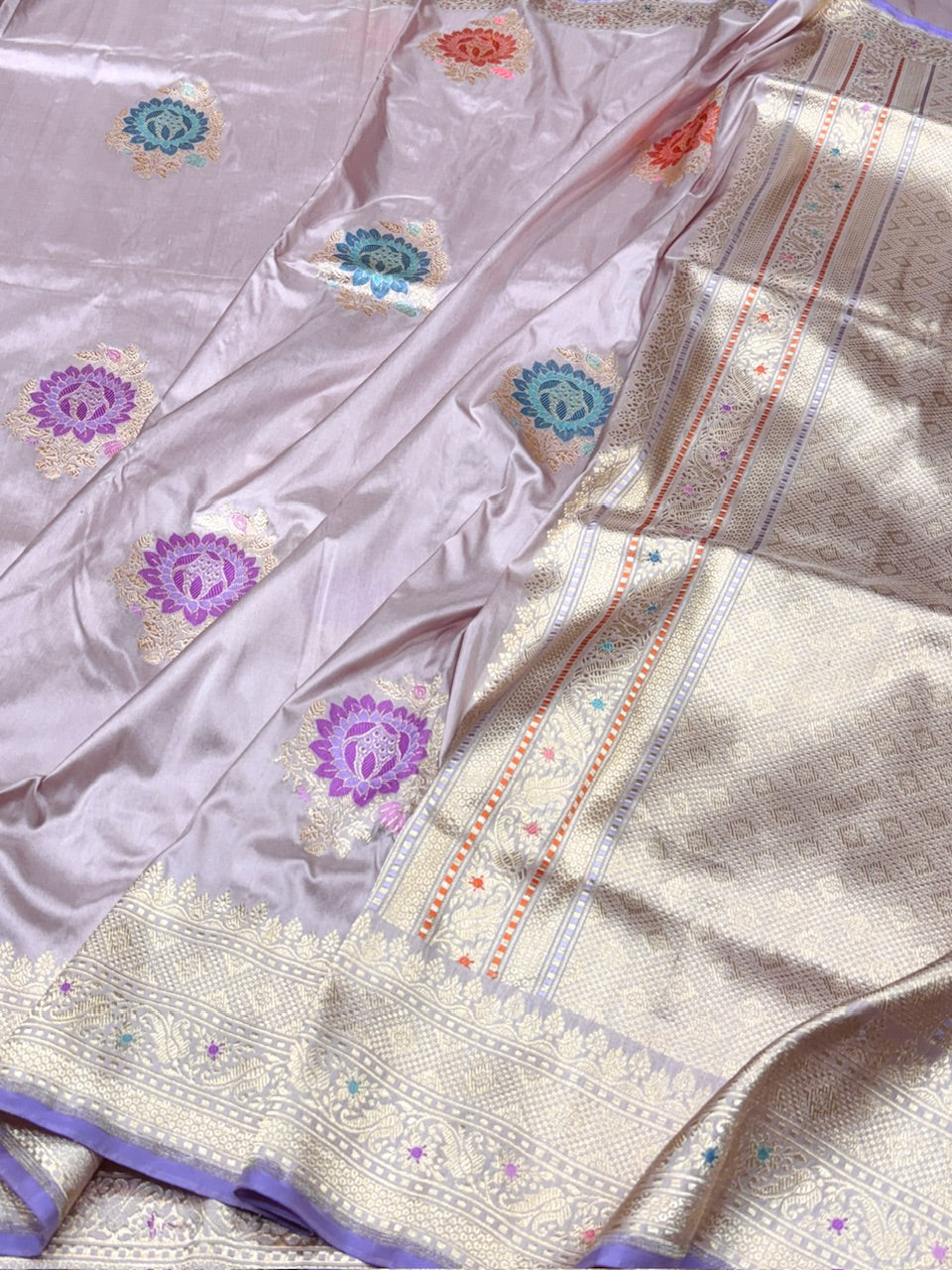 Lilac Handwoven Banarasi Pure Silk Saree
