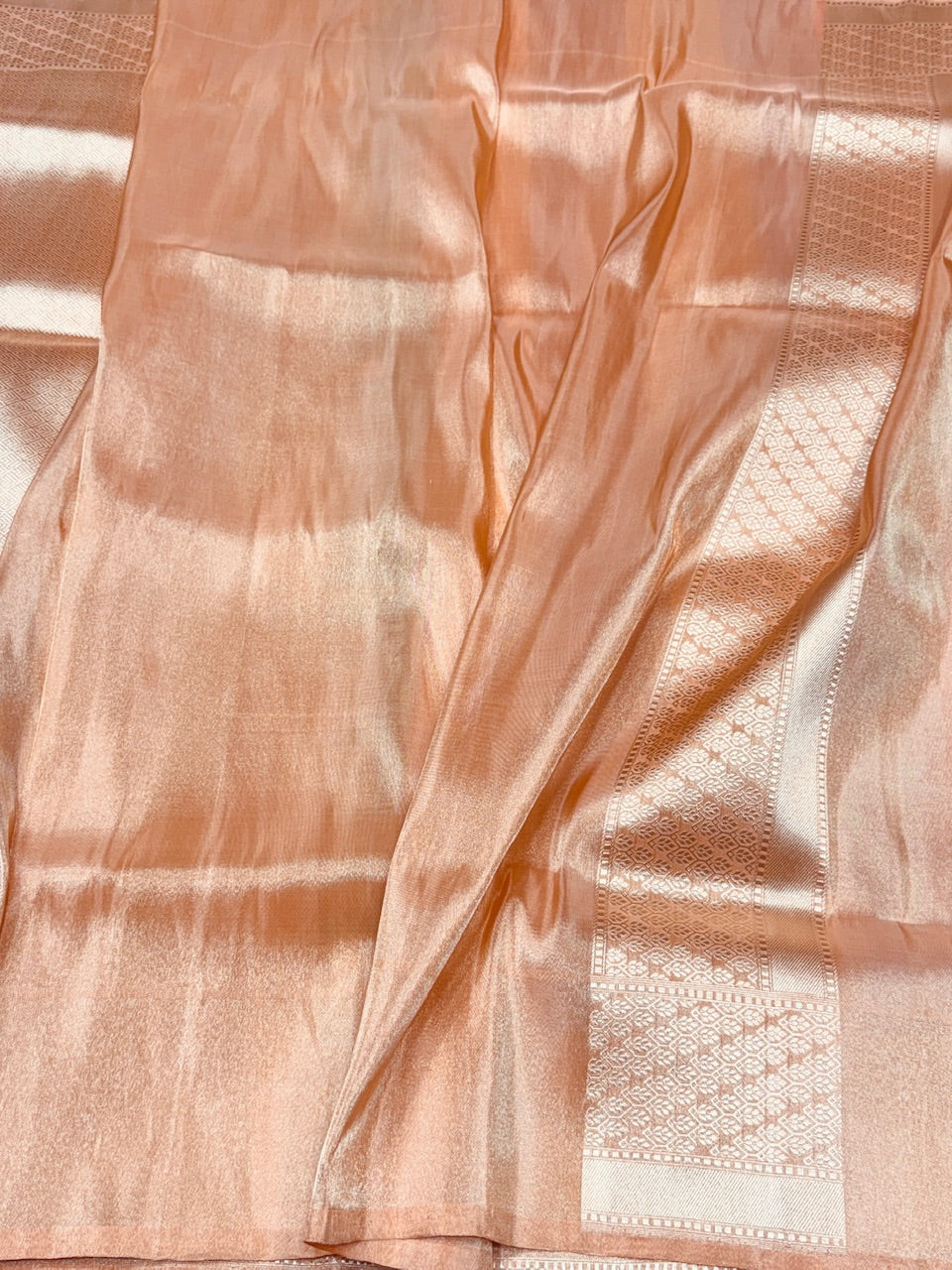 Handwoven Banarasi Rangkaat Tissue Saree