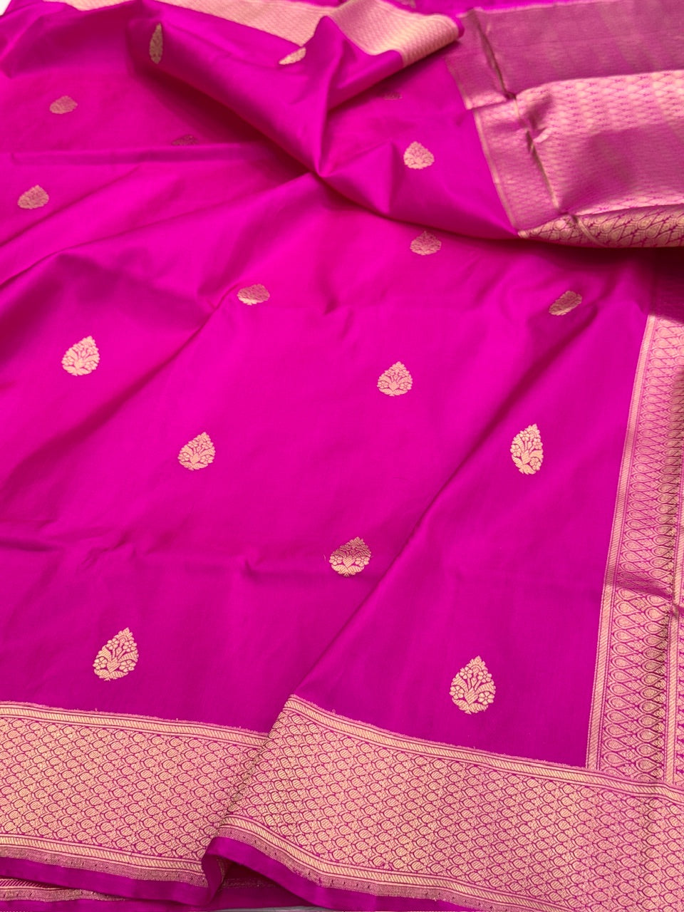 Rani Pink Handwoven Pure Banarasi Silk Saree