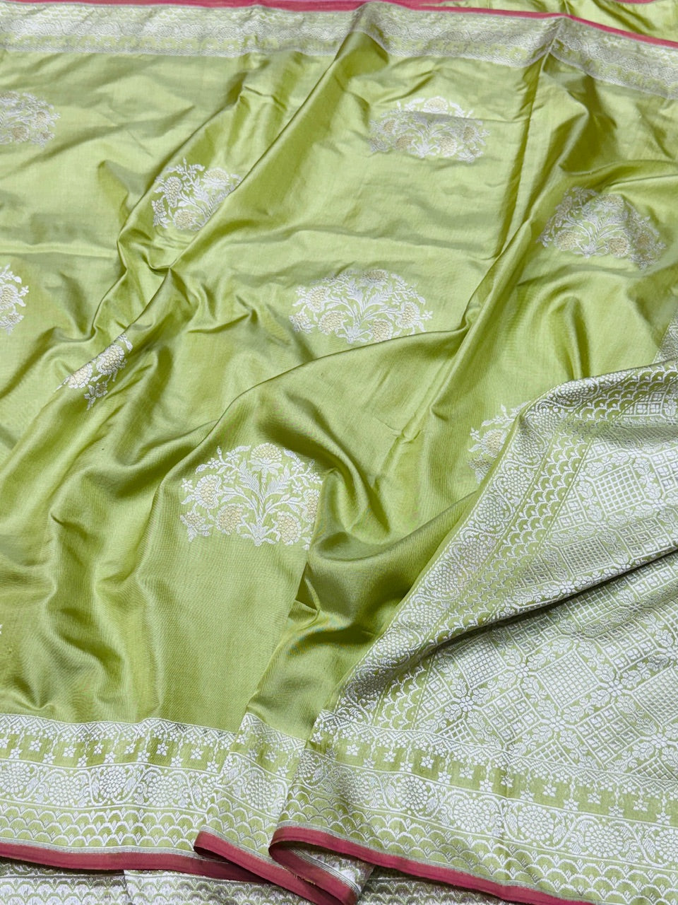 Pista Ektara Silk Handwoven Saree