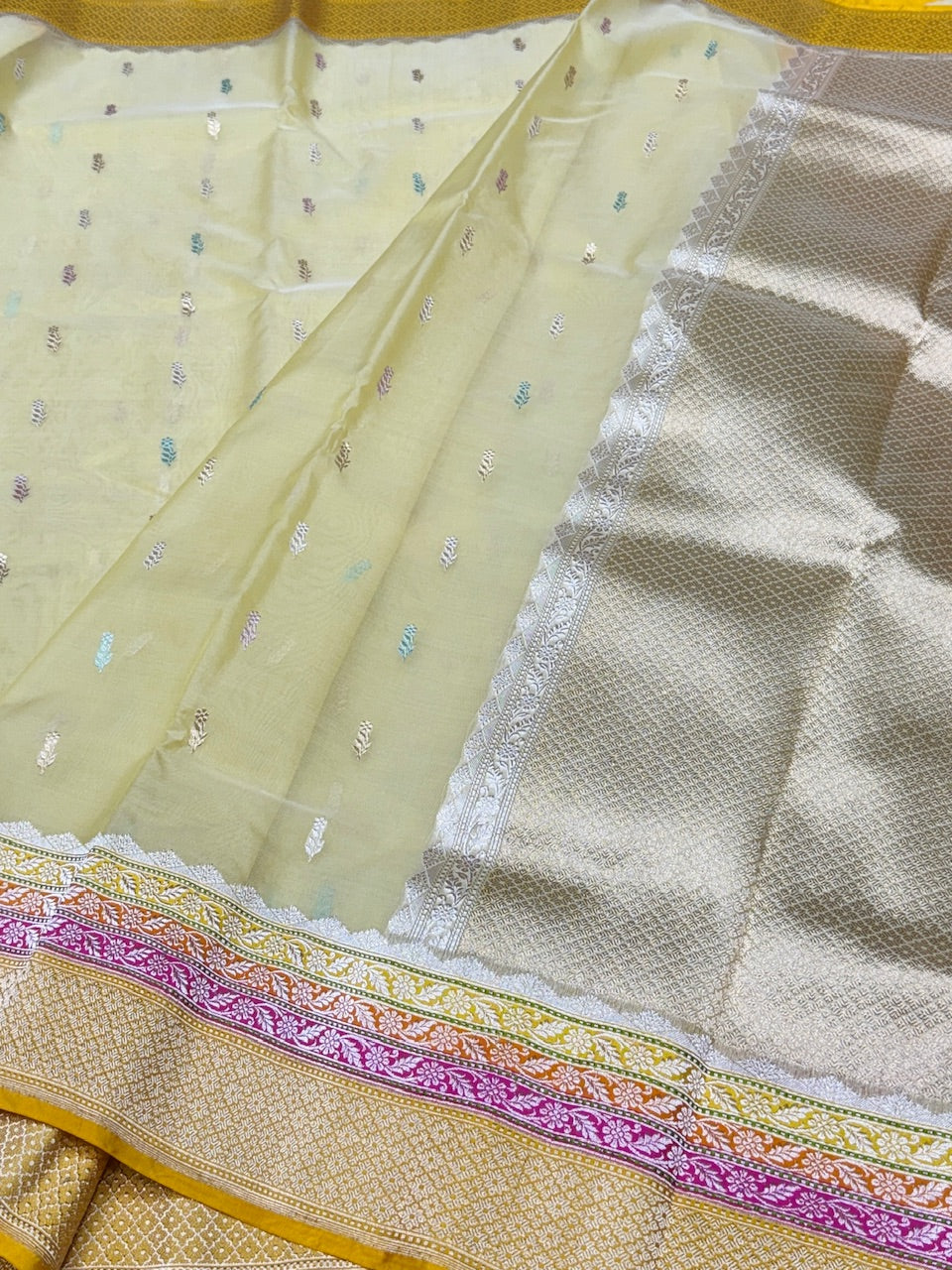 Lemon Yellow Handwoven Pure Banarasi Organza Saree