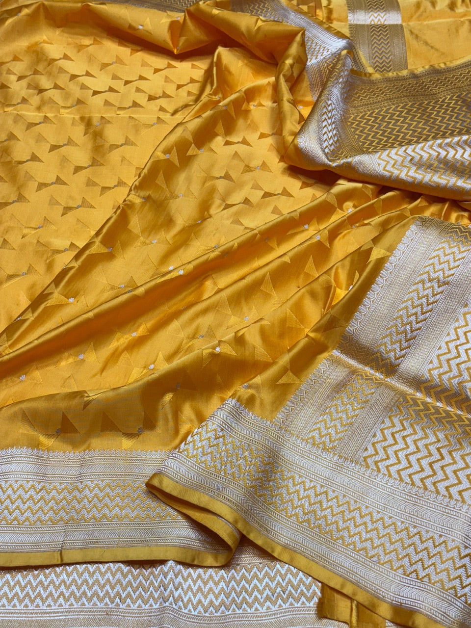 Yellow Handwoven Pure Banarasi Satin Tanchoi Silk Saree