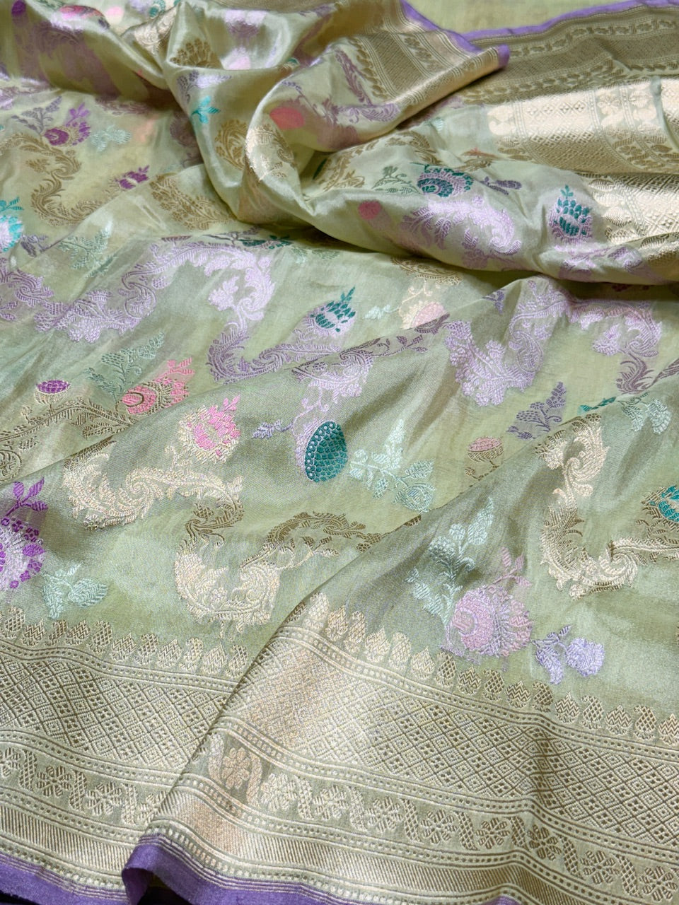 Lemon Yellow Handwoven Pure Banarasi Tissue Saree