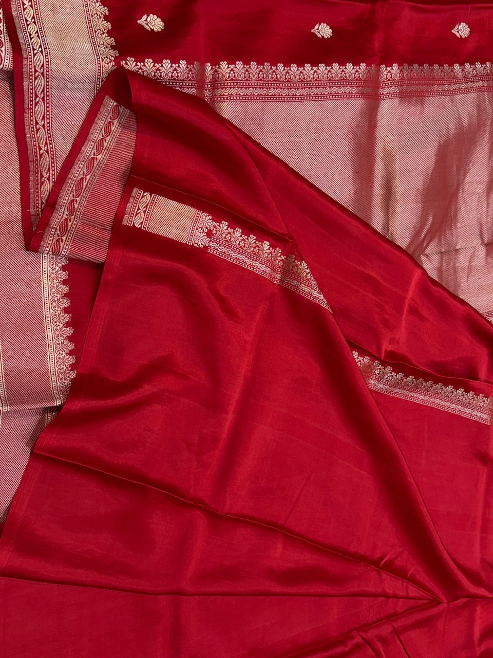 Red Handwoven Mashru Silk Saree