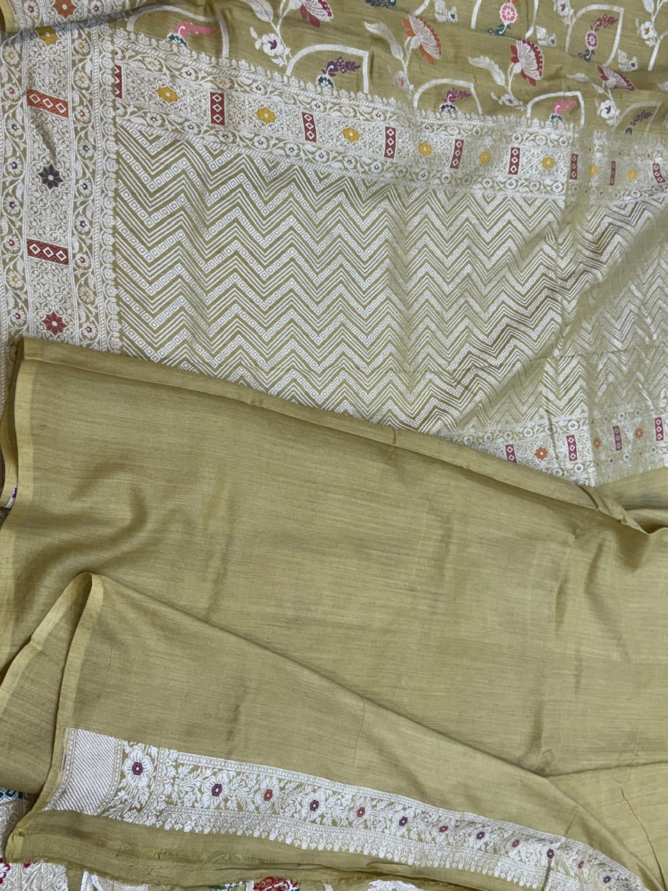 Pista Handwoven Tussar Georgette Saree