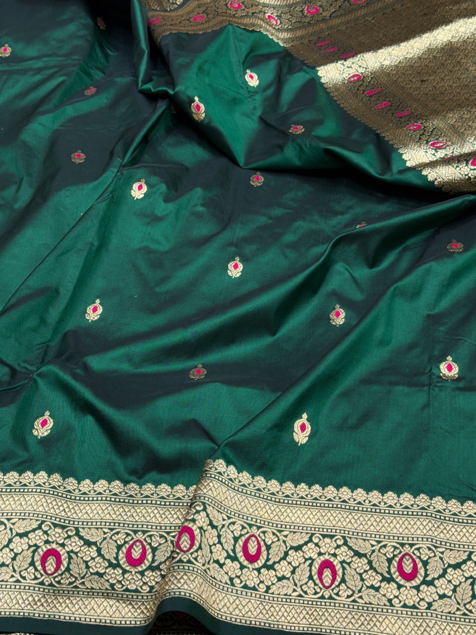 Bottle Green Handwoven Pure Banarasi Silk Saree