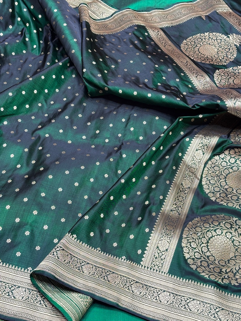Bottle Green Handwoven Pure Banarasi Satin Tanchoi Silk Saree