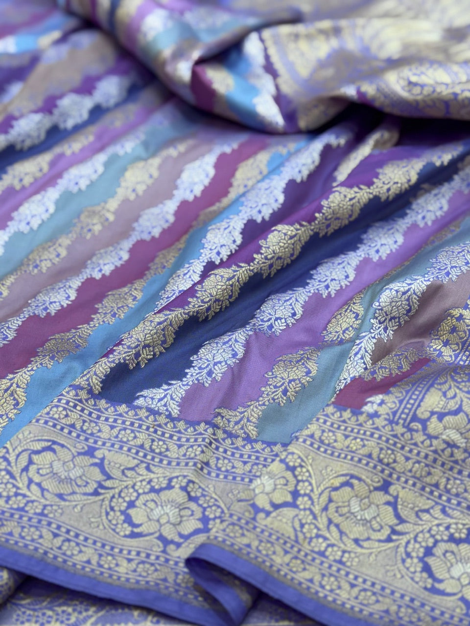 Lavender Rangkaat Handwoven Banarasi Saree