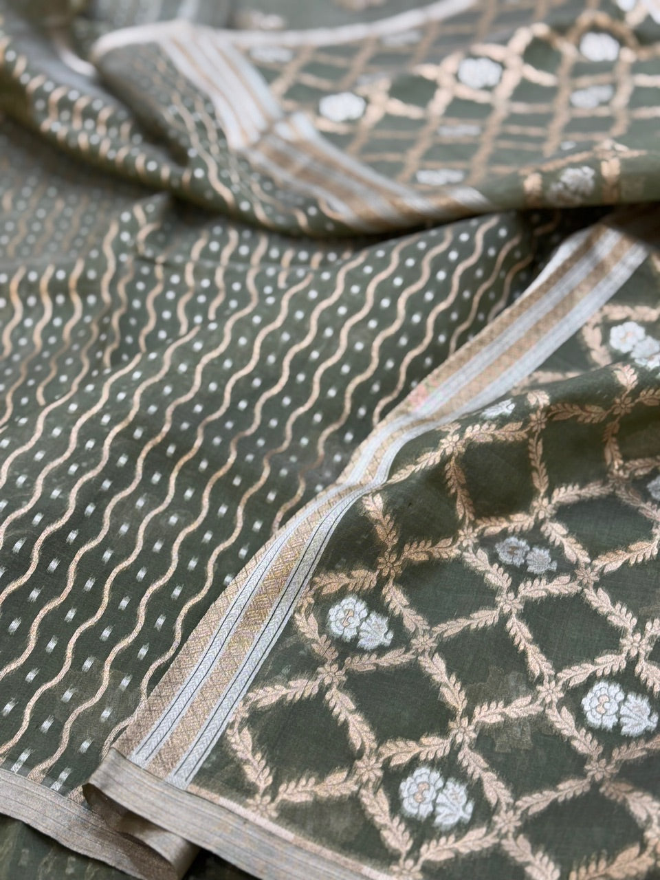 Banarasi Minakari Pure Katan Silk Brocade Saree – Rich Traditional Brocade Weave