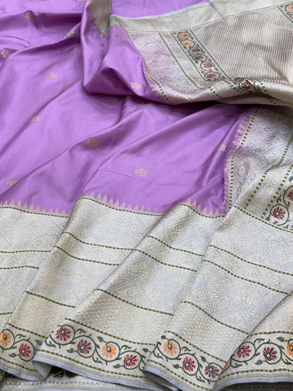 Lavender Ektara Handwoven Pure Banarasi Silk Saree