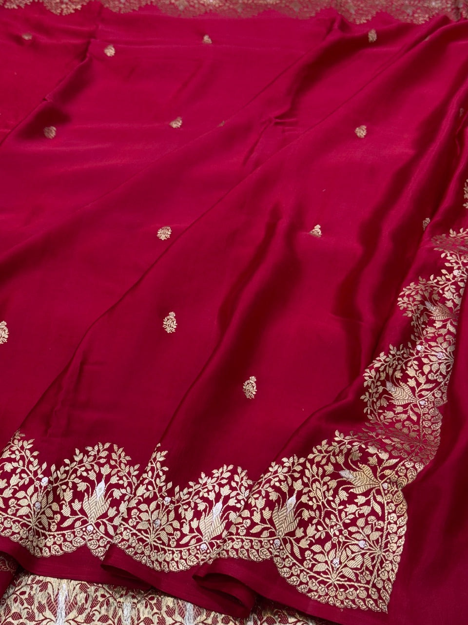 Red Handwoven Mashru Silk Saree