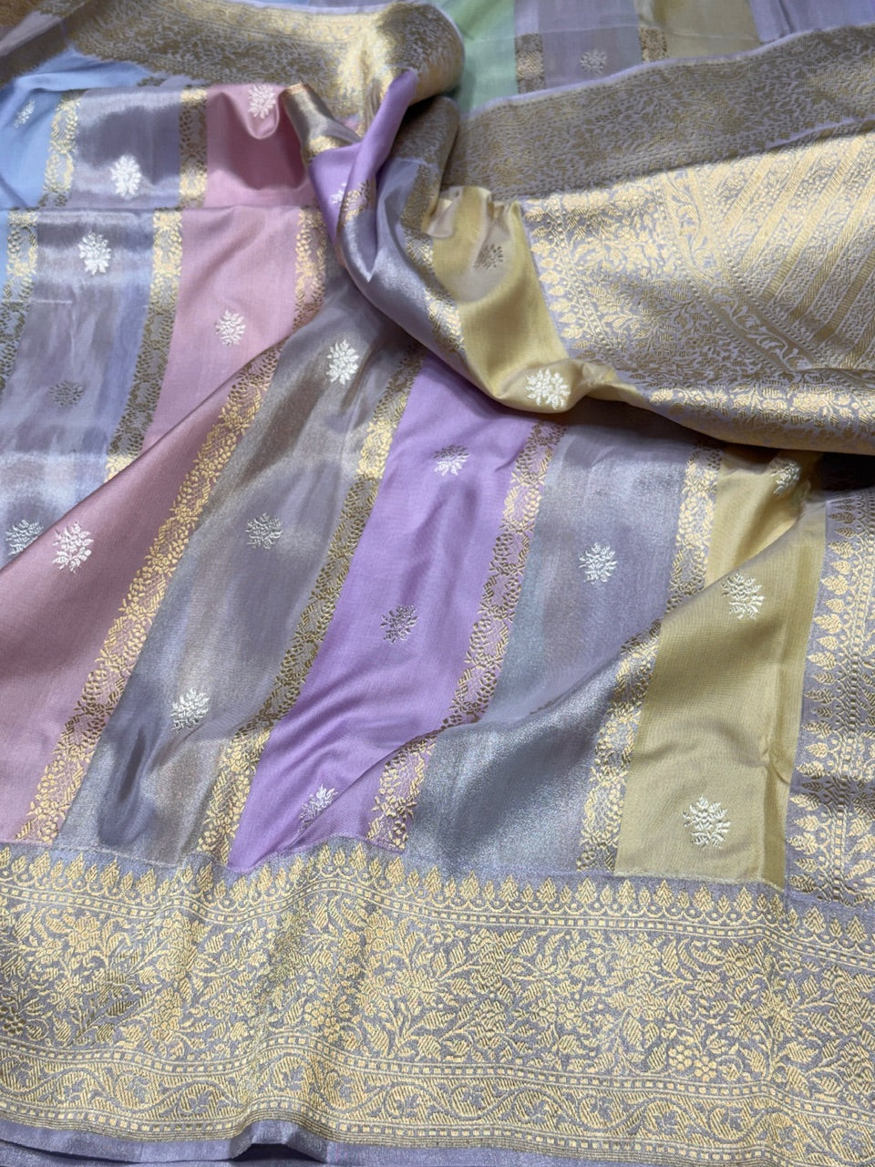 Lavender Handwoven Banarasi Rangkaat Tissue Saree