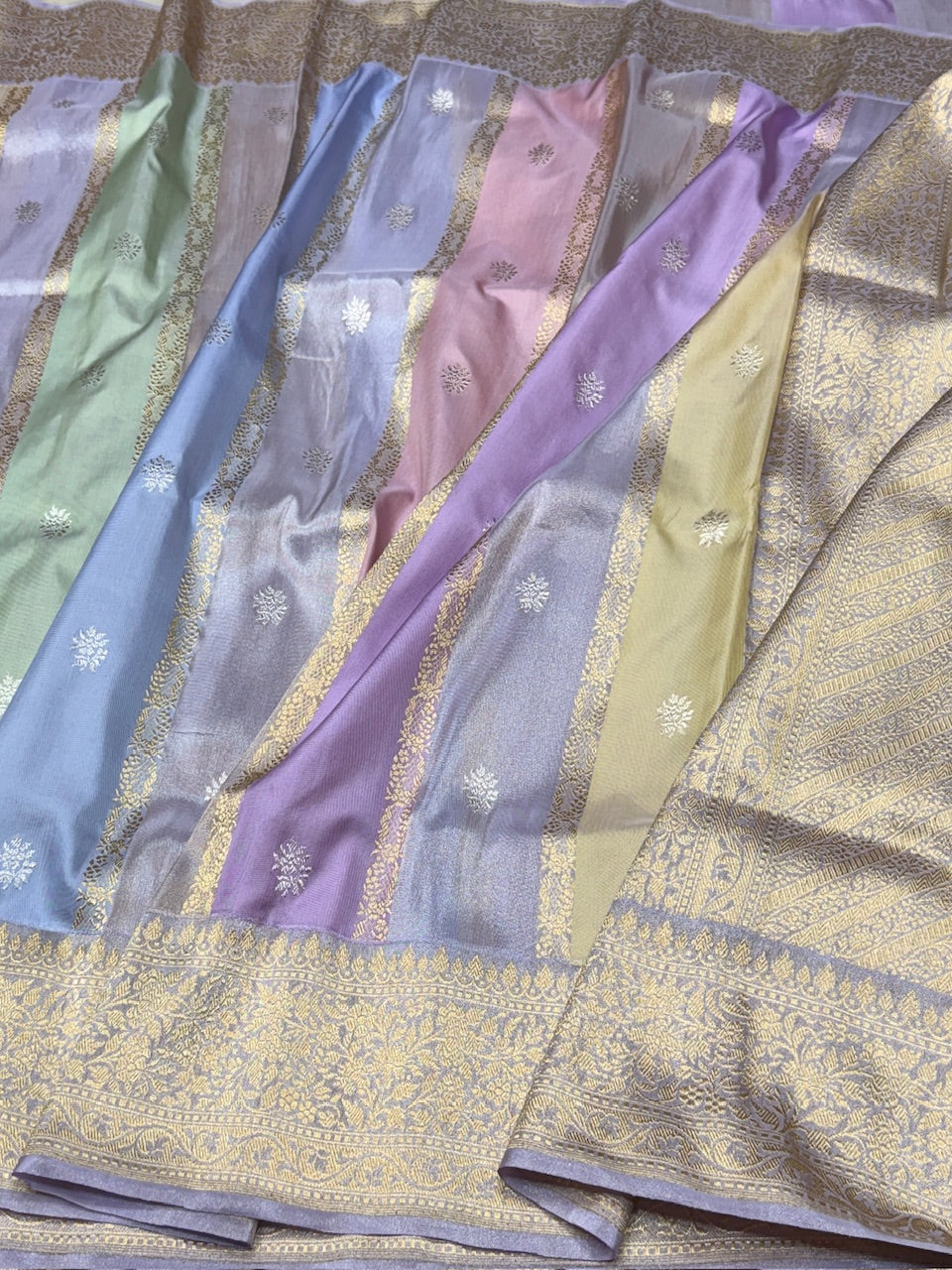 Lavender Handwoven Banarasi Rangkaat Tissue Saree