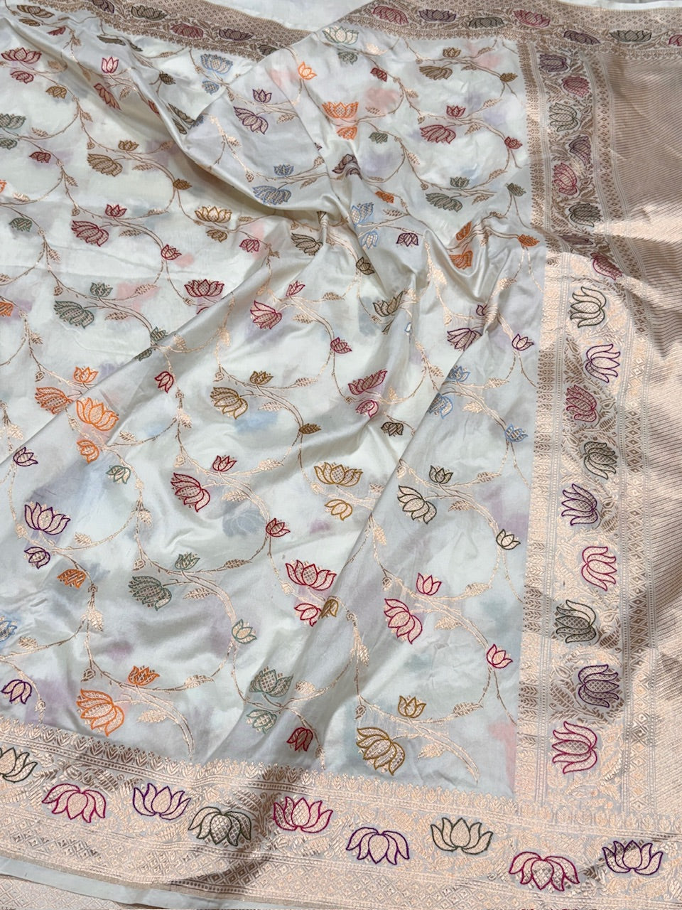 White Handwoven Banarasi Pure Silk Saree