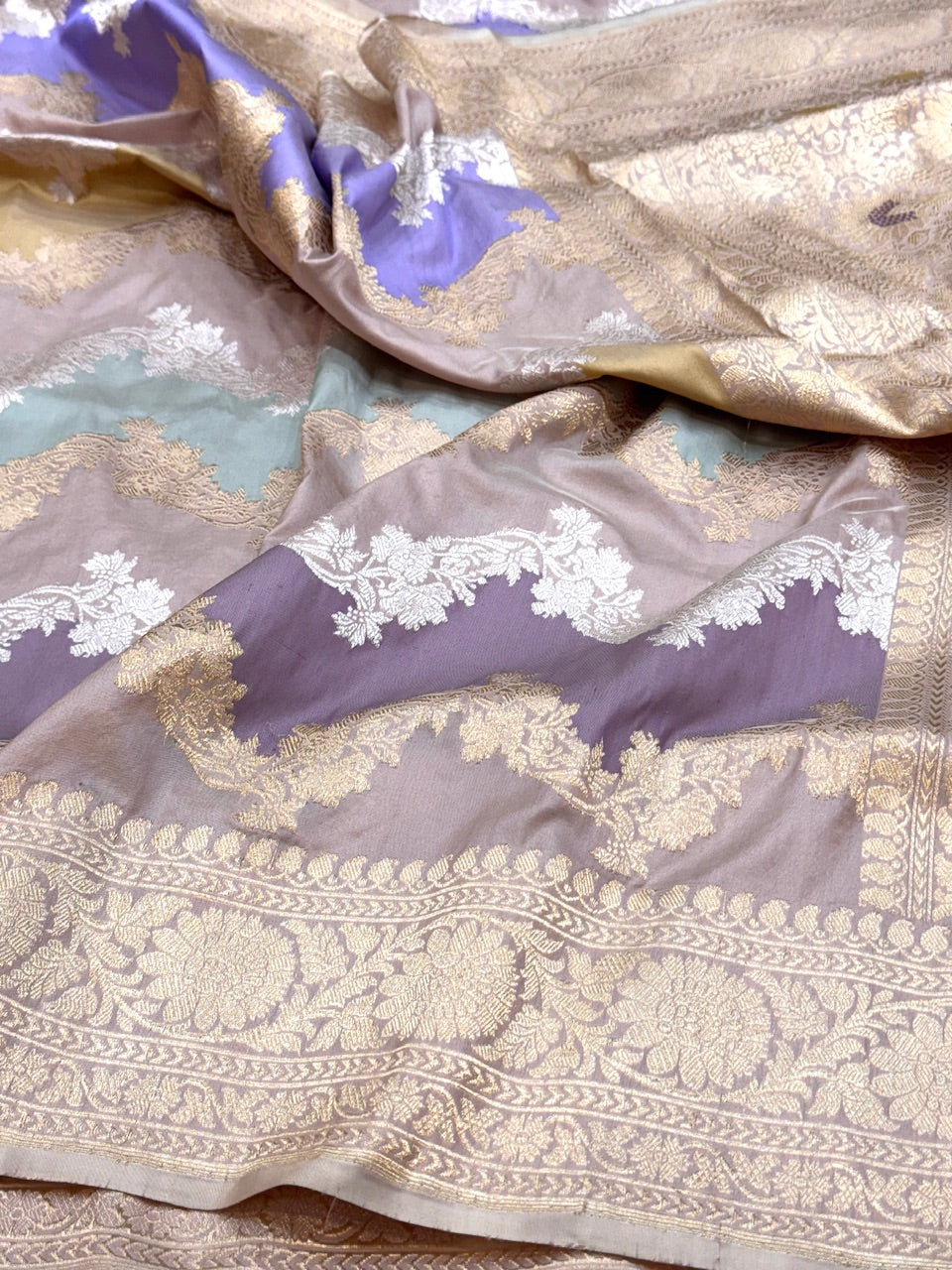 Lilac Rangkaat Handwoven Banarasi Saree