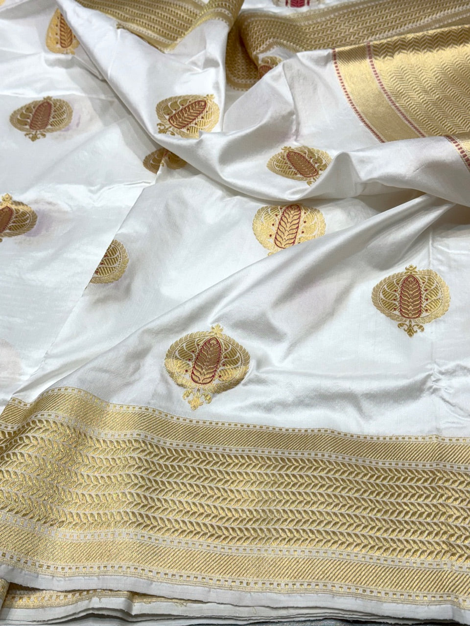 White Handwoven Banarasi Silk Saree