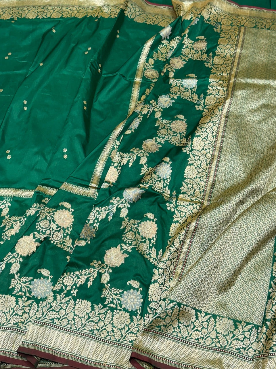 Bottle Green Handwoven Pure Banarasi Silk Saree