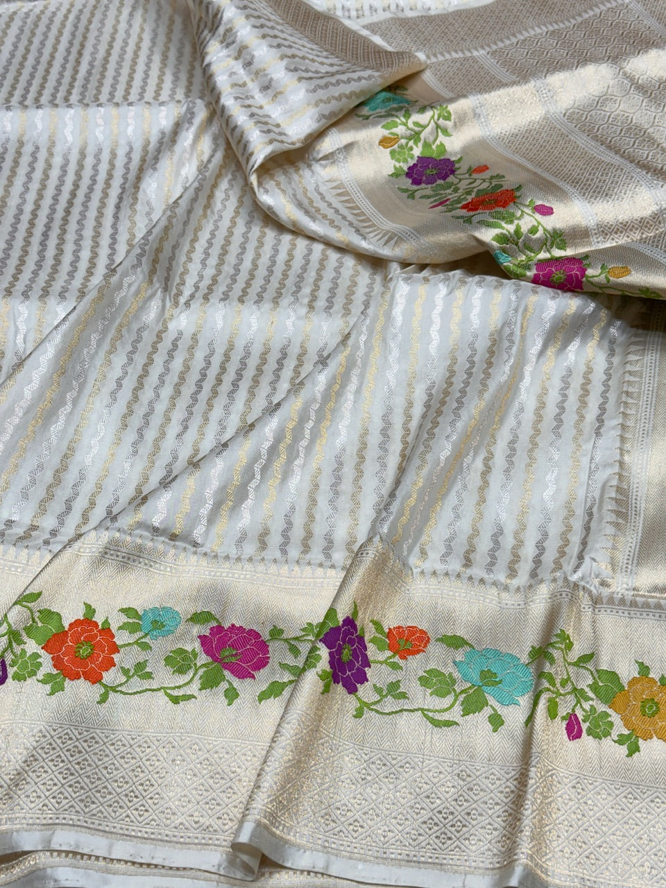 Ivory Handwoven Pure Banarasi Silk Saree
