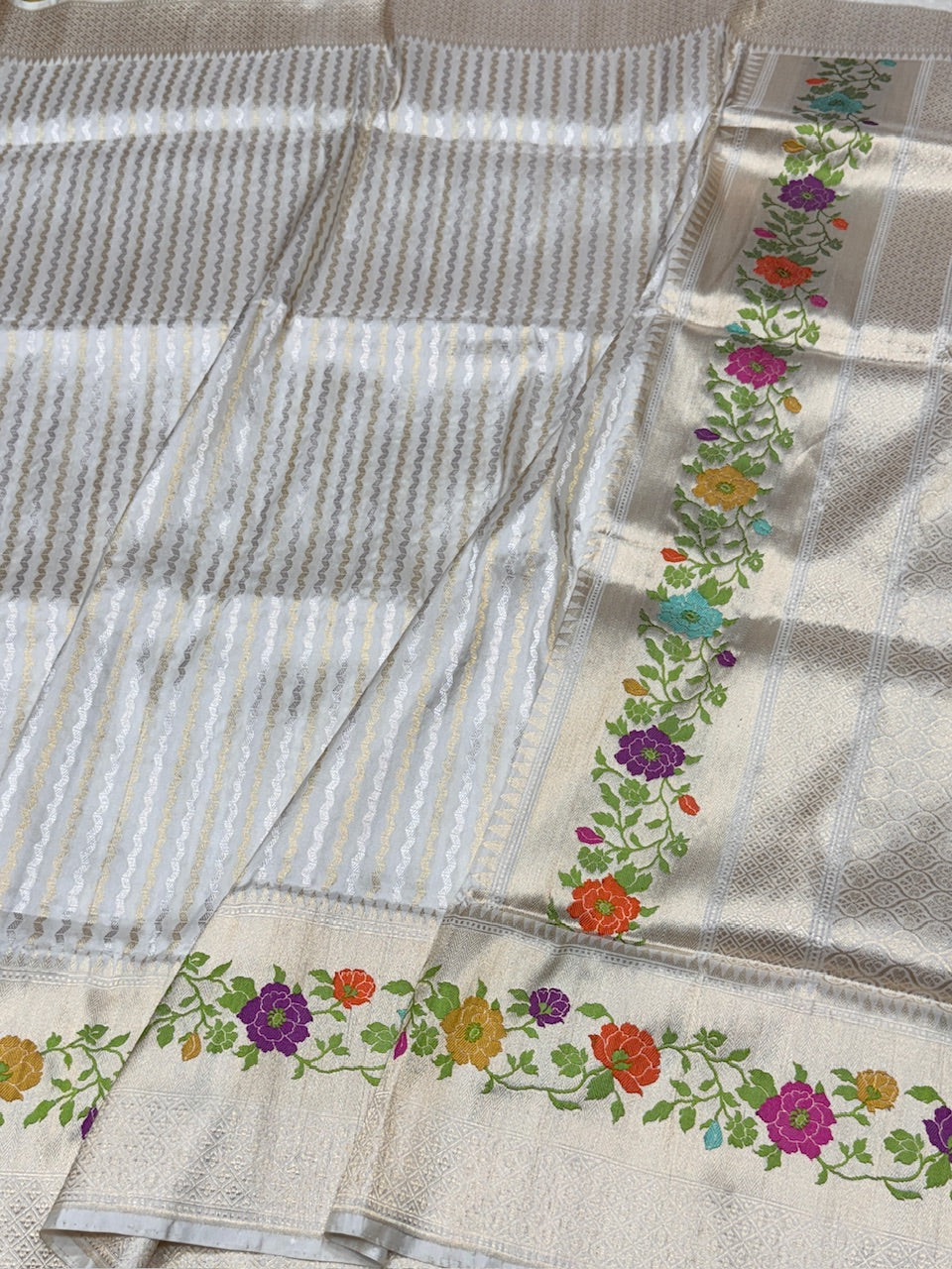 Ivory Handwoven Pure Banarasi Silk Saree