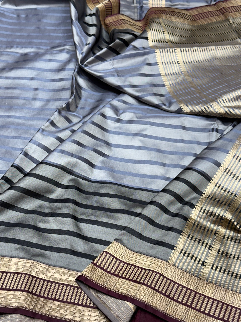 Ash Grey Handwoven Banarasi Pure Satin Tanchoi Silk Saree