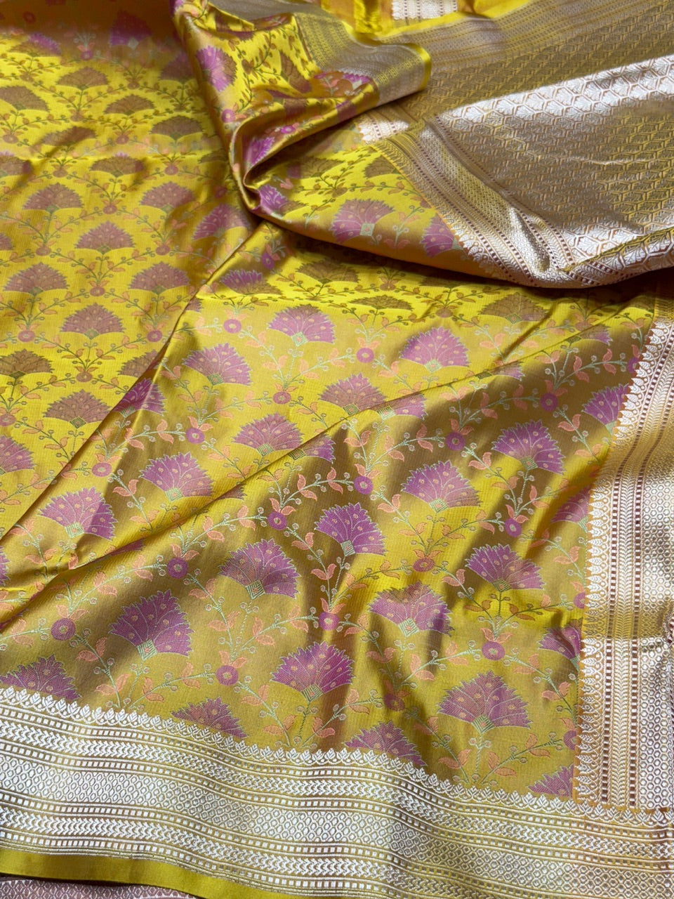 Mehndi Yellow Handwoven Pure Banarasi Satin Tanchoi Silk Saree