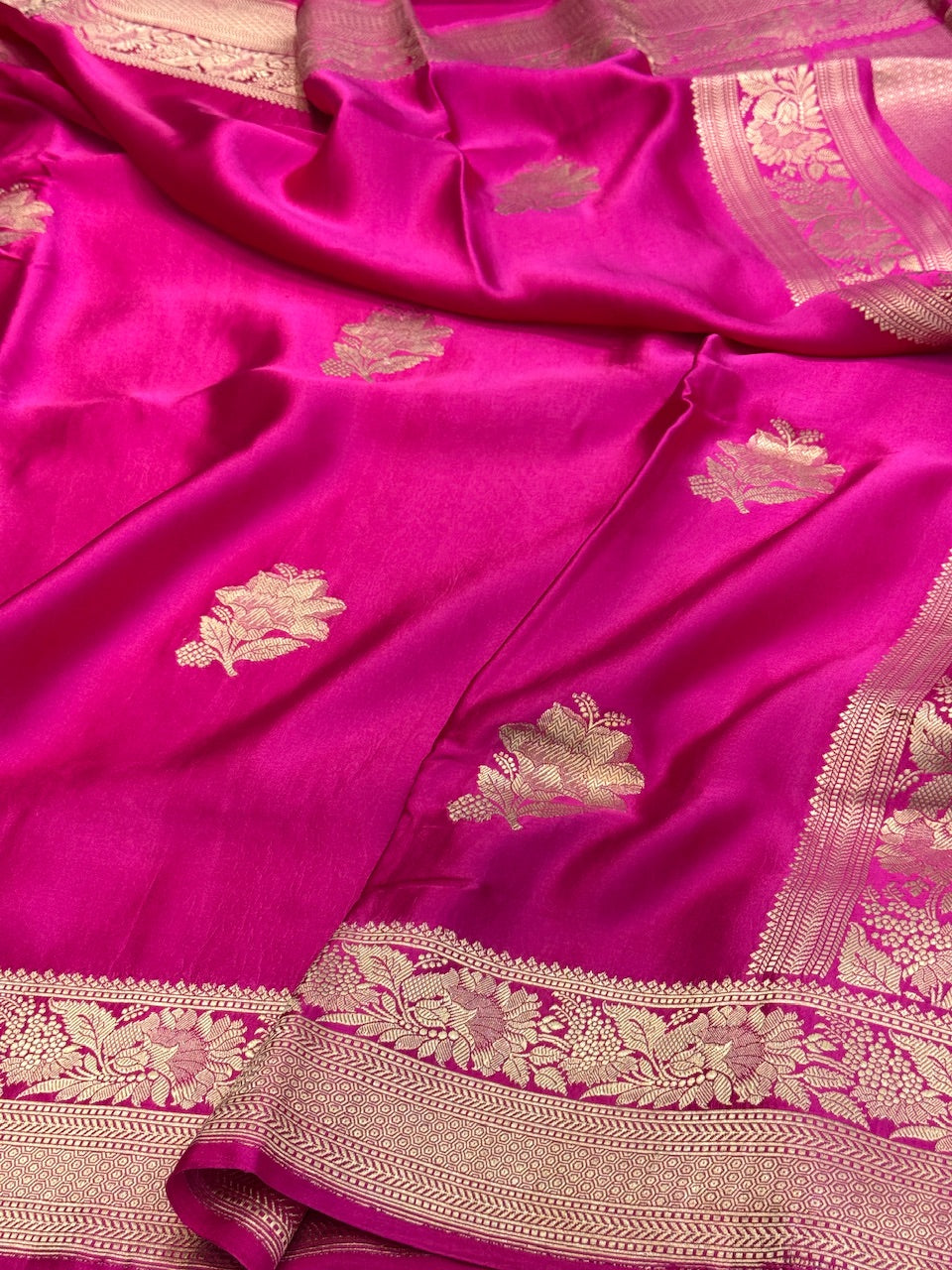 Rani Pink Handwoven Pure Banarasi Mashru Silk Saree