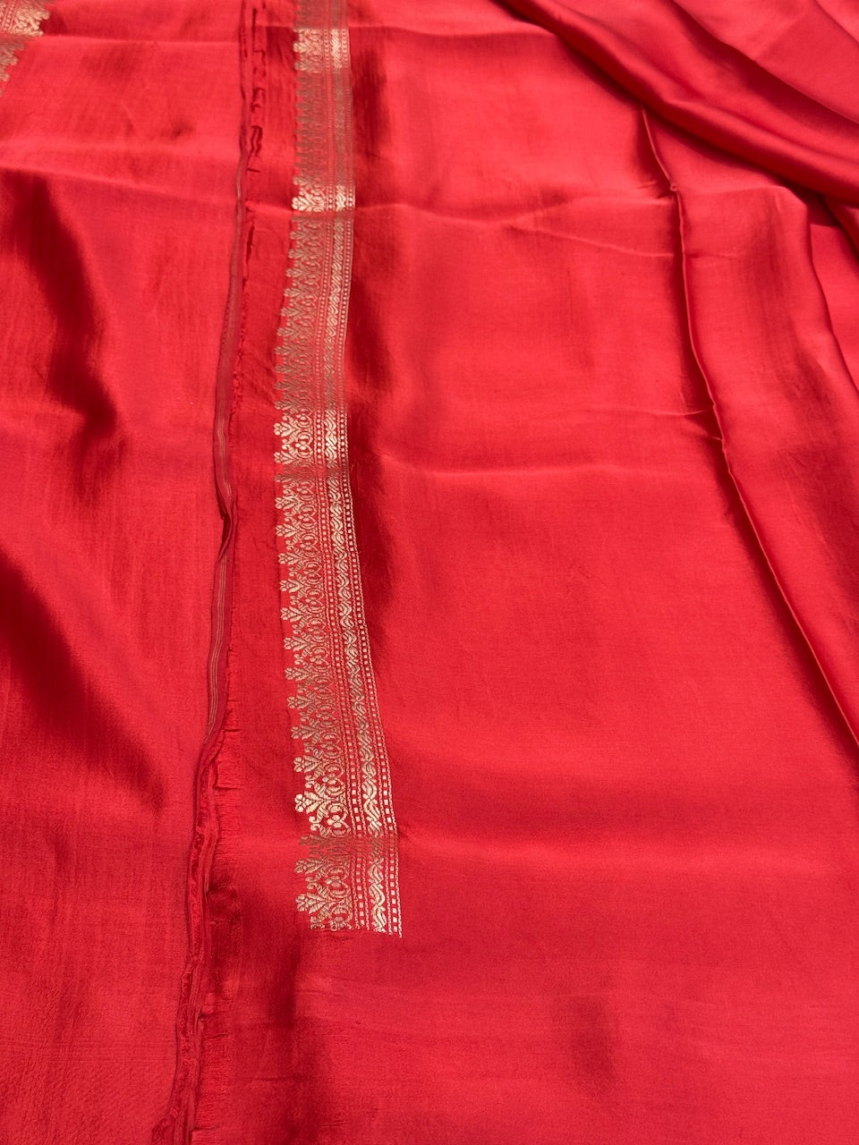 Red Handwoven Pure Banarasi Mashru Silk Saree