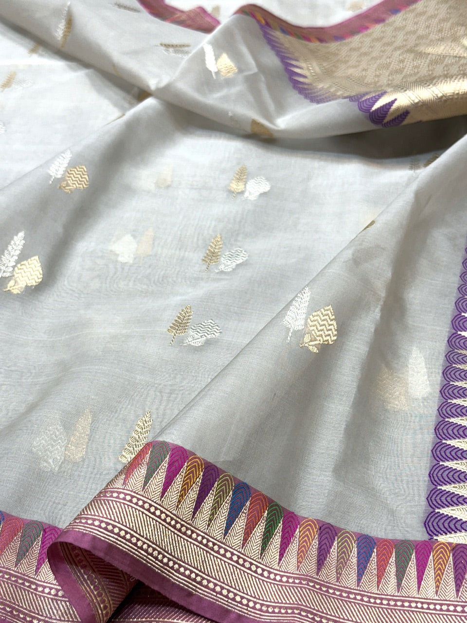 Ivory Handwoven Pure Banarasi Organza Saree