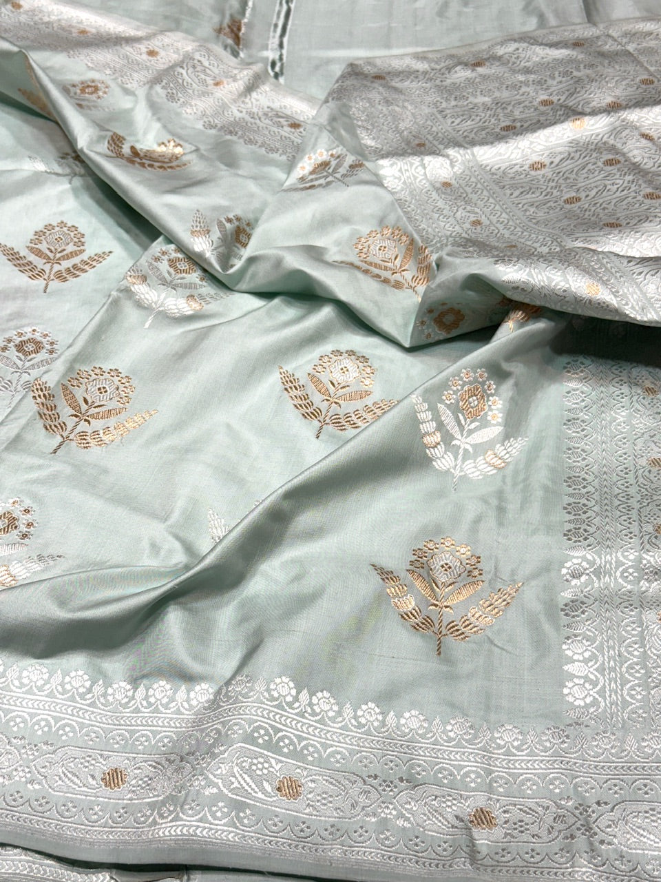 Powder Blue Handwoven Pure Banarasi Silk Saree