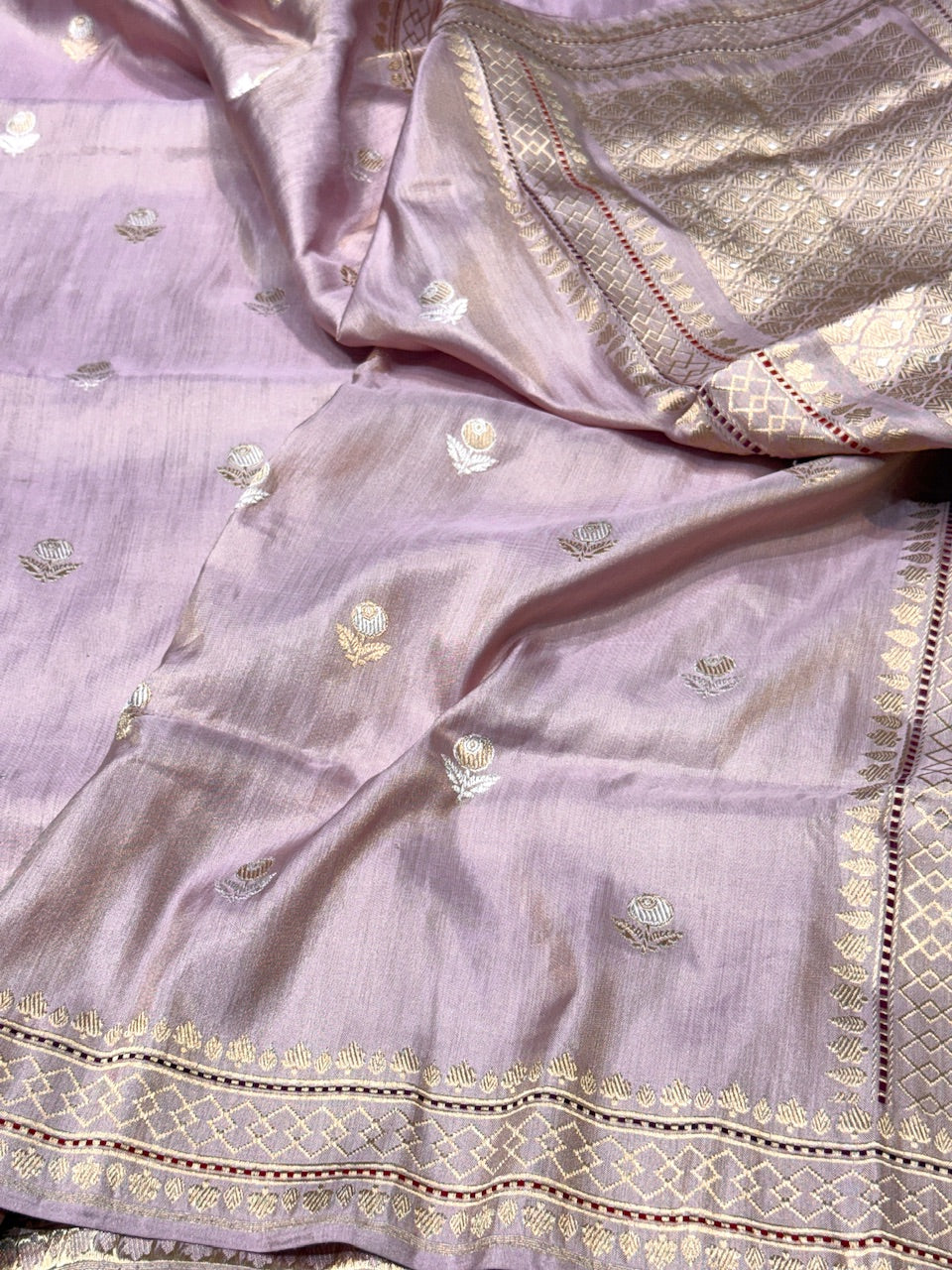 Handwoven Pure Ektara Tissue Saree