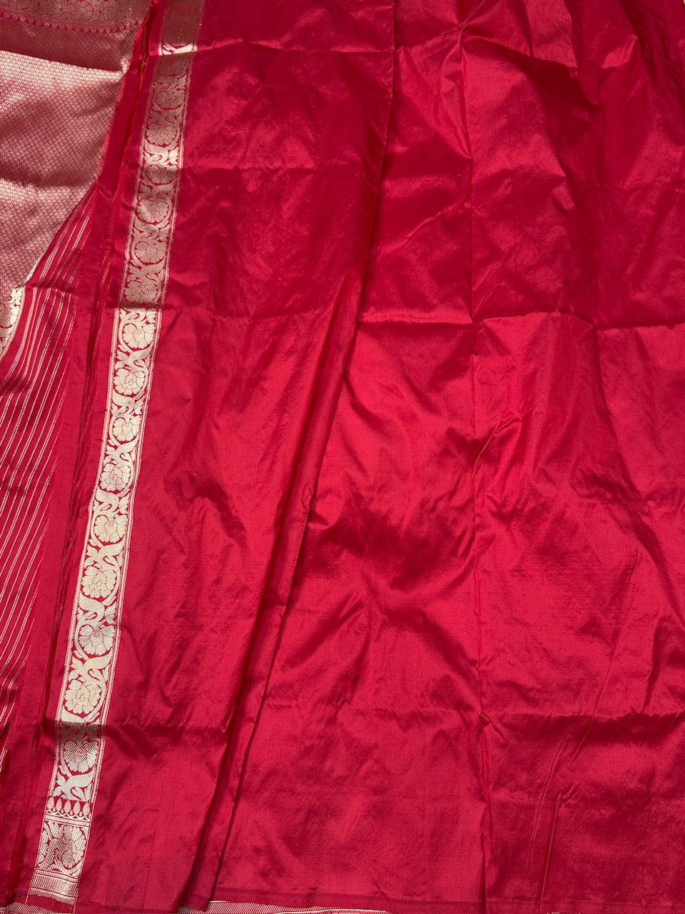 Red Handwoven Chand Tara Koniya Pure Banarasi Silk Saree