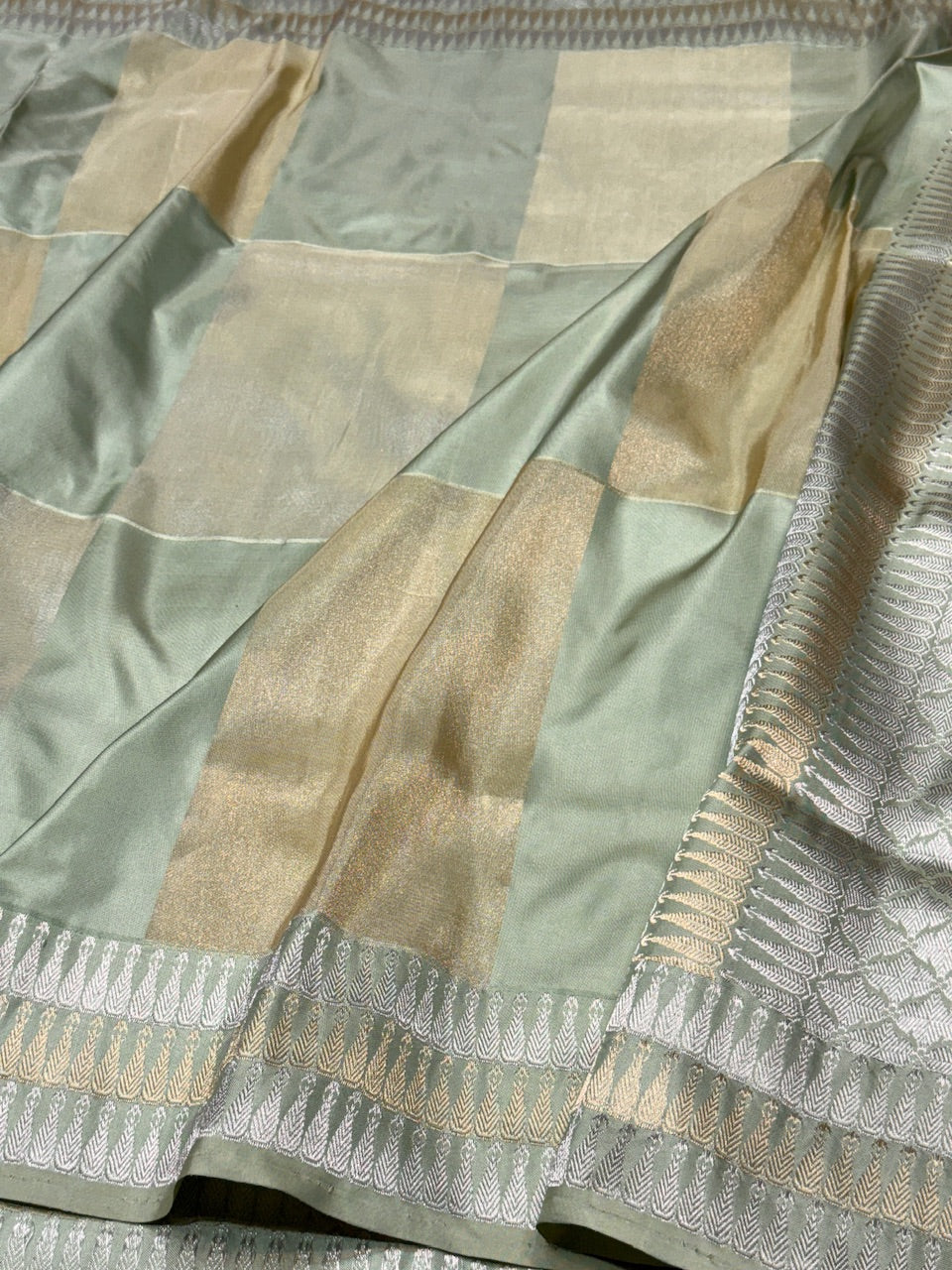 Pista Green Handwoven Pure Ektara Tissue Saree