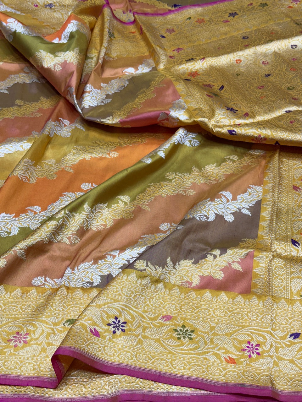 Mehndi Yellow Rangkaat Handwoven Pure Banarasi Saree