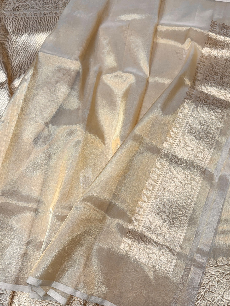 Gold Handwoven Banarasi Pure Tissue Saree