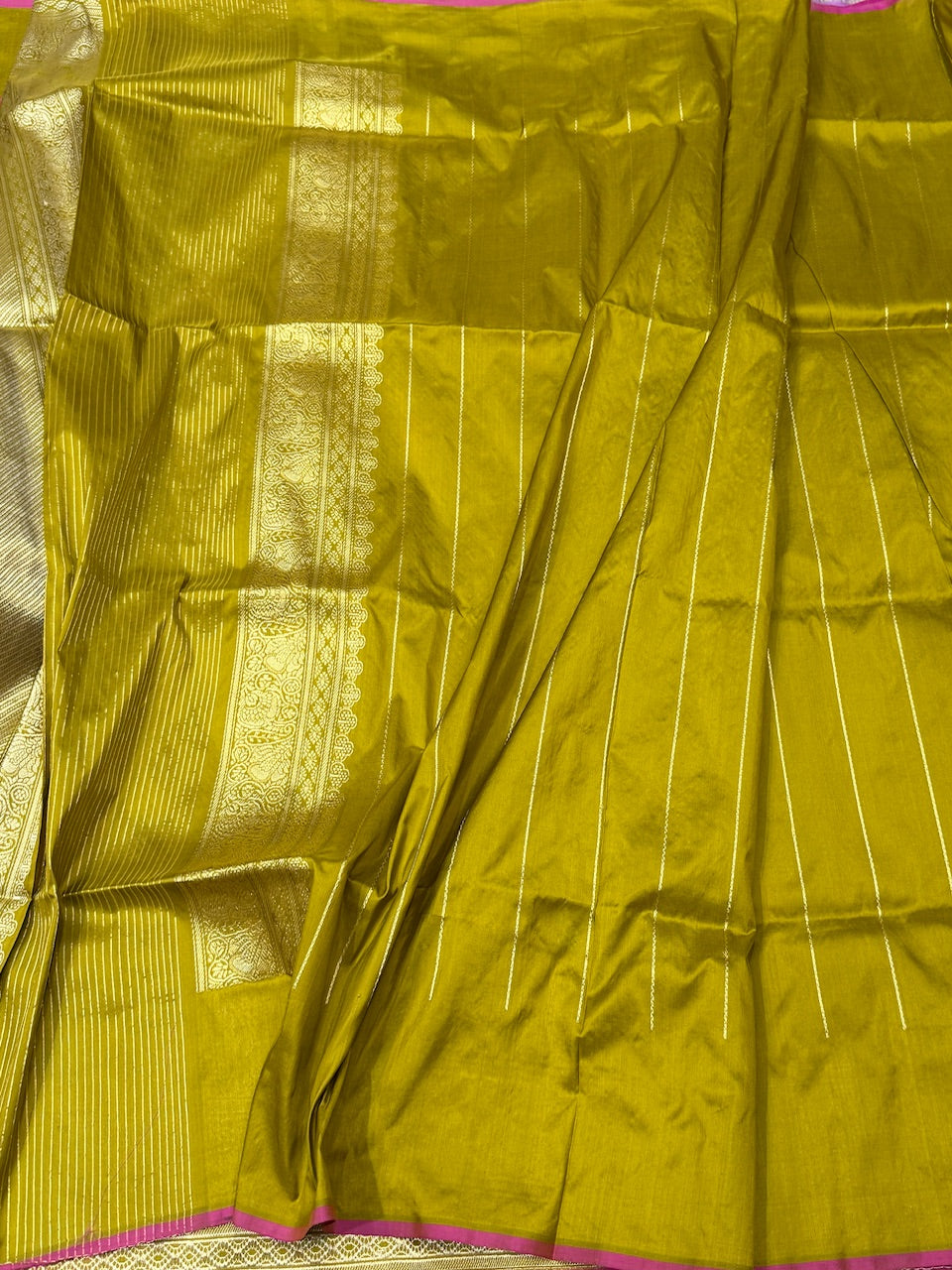 Mehndi Handwoven Pure Banarasi Silk Saree