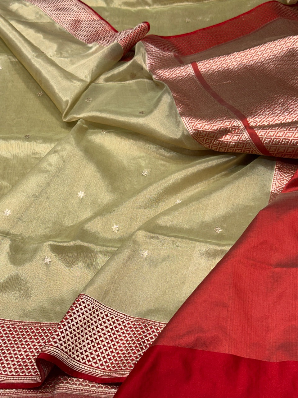 Handwoven Banarasi Pure Tissue Saree