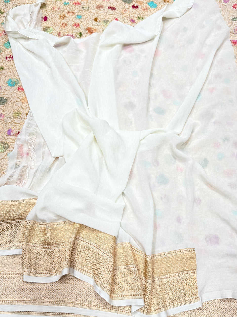 White Handwoven Pure Chiffon Georgette Saree