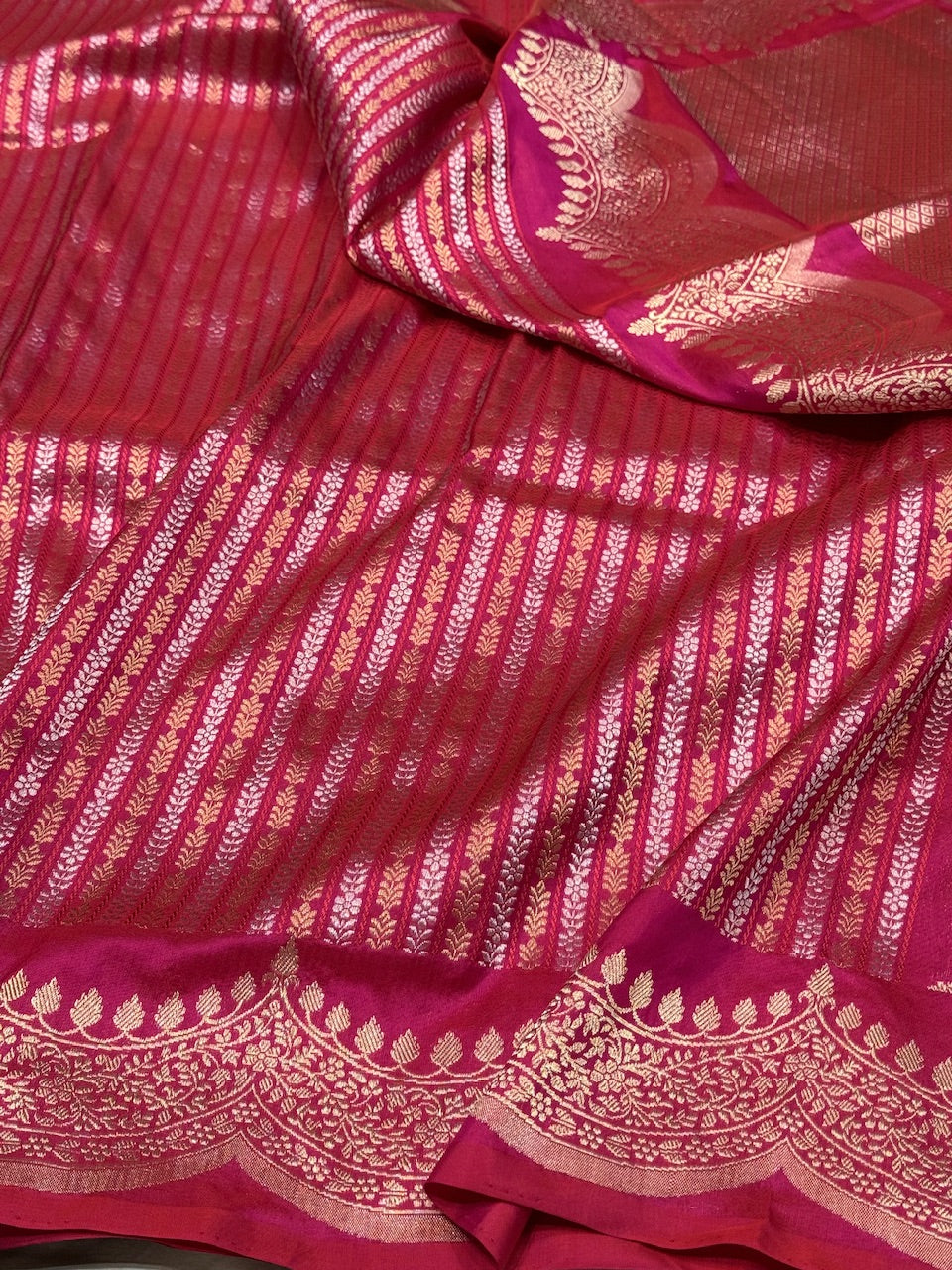 Pink Scallop Border Handwoven Saree