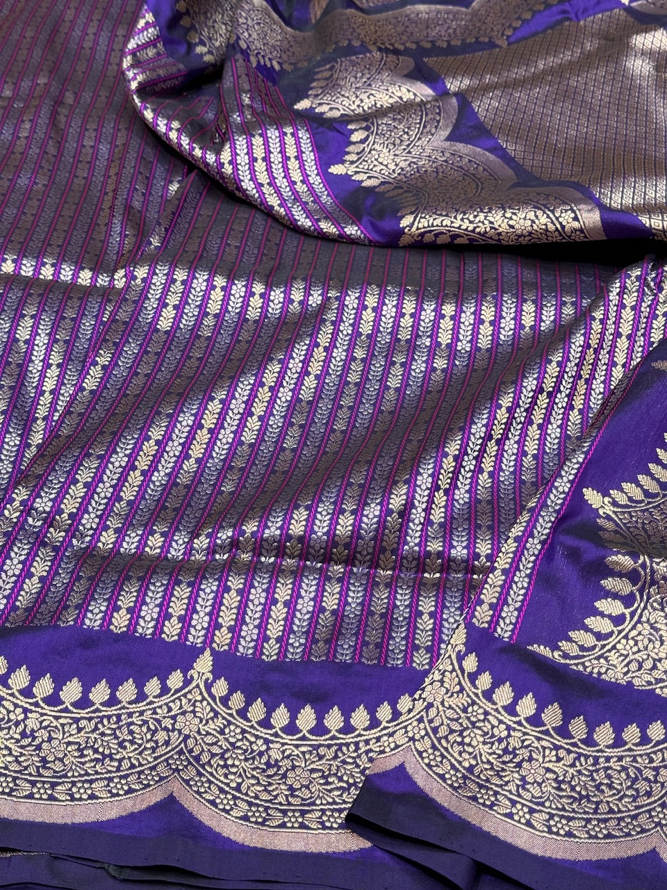 Purple Scallop Border Handwoven Saree