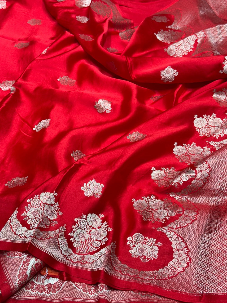 Red Handwoven Pure Mashru Banarasi Satin Silk Saree