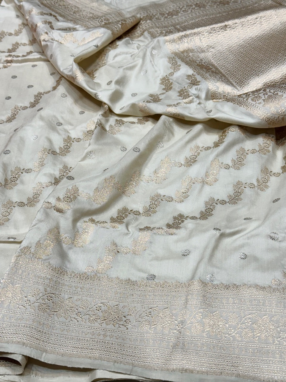 Ivory Handwoven Banarasi Silk Saree