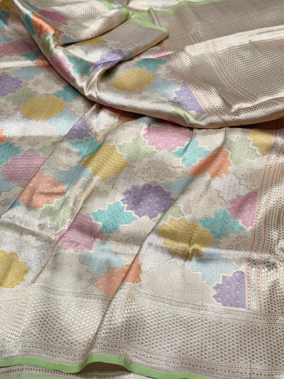 Ivory Handwoven Pure Banarasi Rangkaat Silk Saree