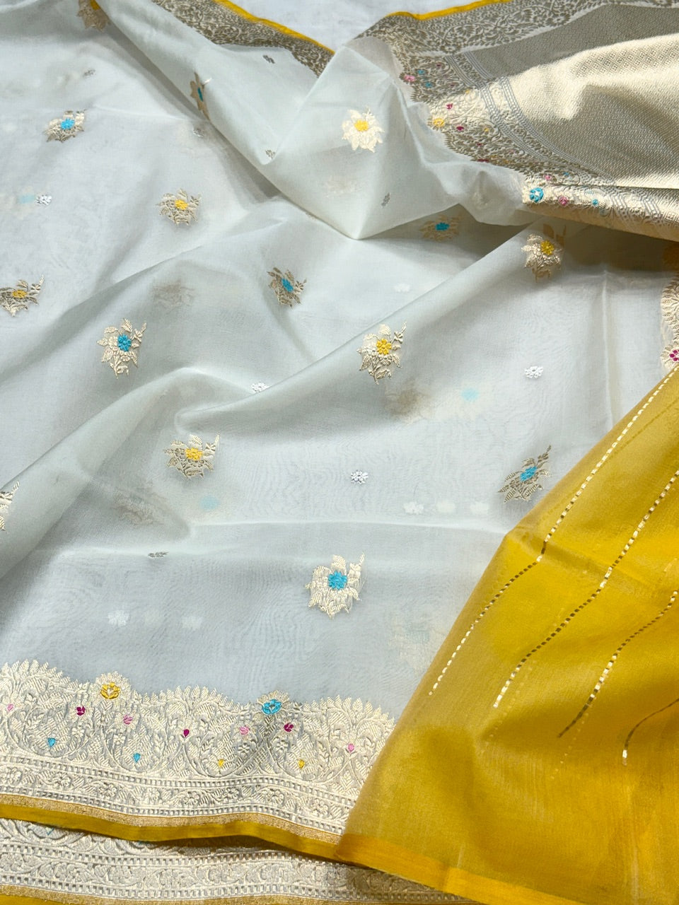 White Handwoven Pure Organza Silk Saree