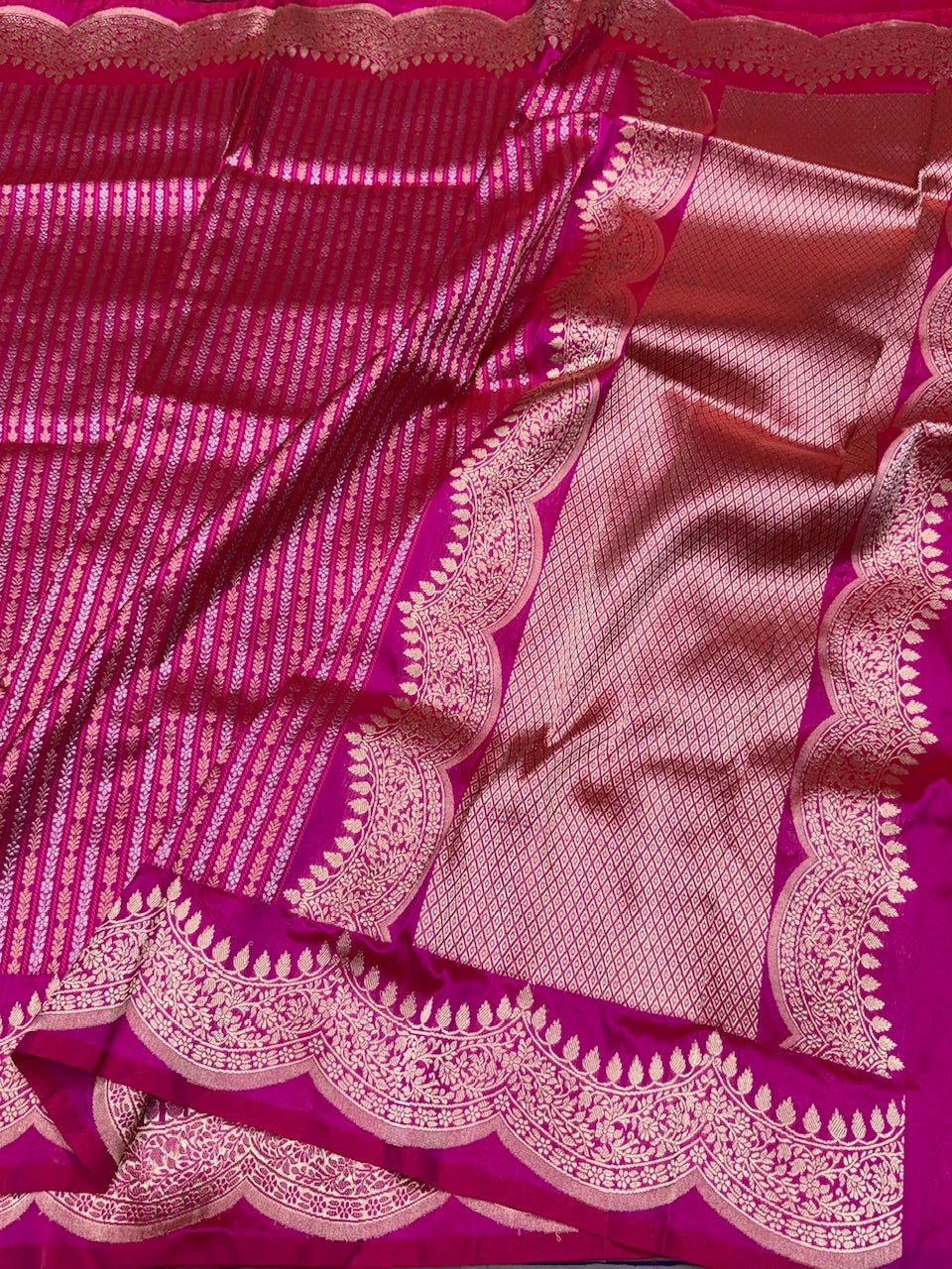 Rani Pink Handwoven Banarasi Scallop Border Saree